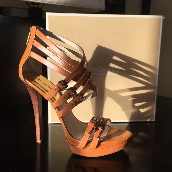 Michael Kors strappy stiletto sandals. - Picture 5 of 5